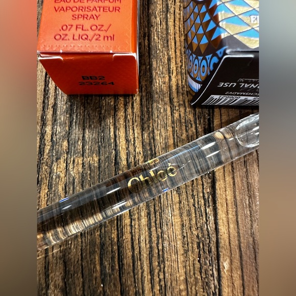 Tom Ford Bitter Peach Sample - Bright Orange - Picture 2 of 5